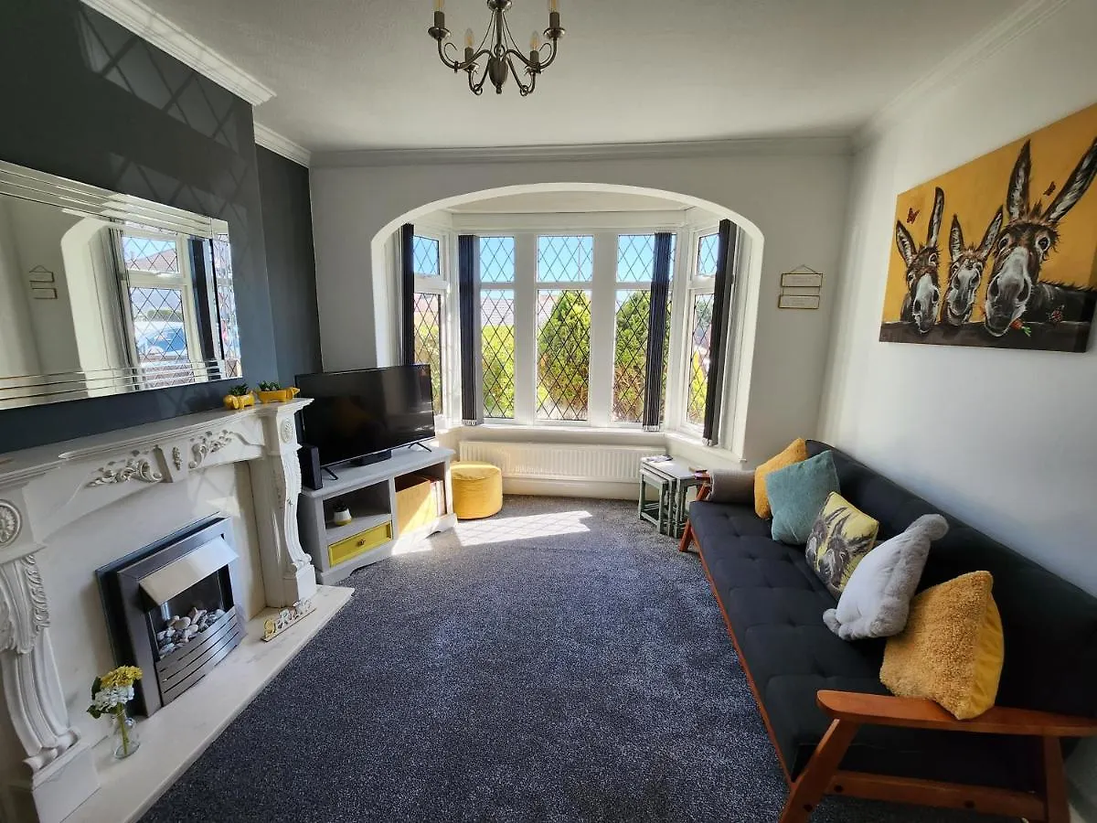Holiday home Delightful Newly Renovated 3-Bed House With Garden Beach Hut Blackpool