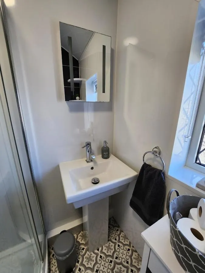 Delightful Newly Renovated 3-Bed House With Garden Beach Hut Blackpool 0*,