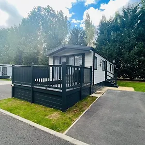  Holiday home Joema With Hot Tub United Kingdom